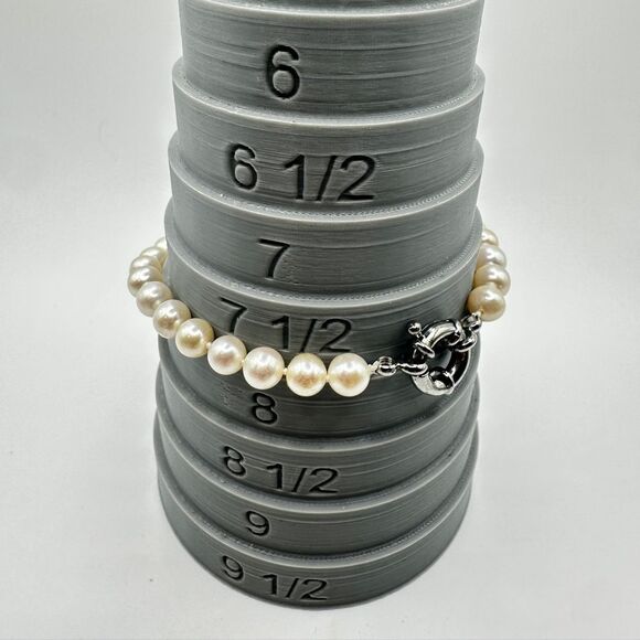 8" freshwater pearl, hand knotted in between with silver tone closed ring clasp! - Picture 10 of 10